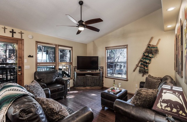 Midtown Riverfront 1, 2 chambres, bain à remous, pour 6 personnes