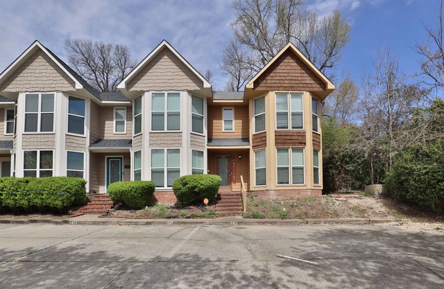 Midtown Townhouse - 15 mins to Ft Moore
