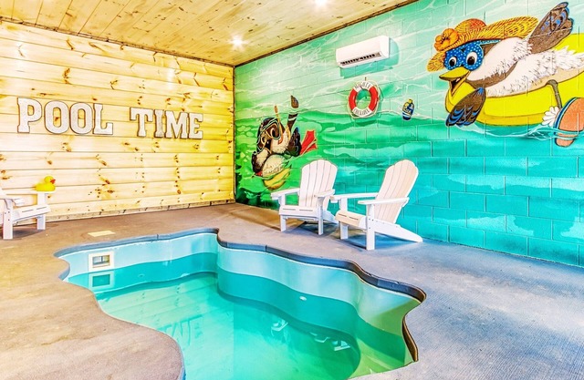 ✨Mighty Chickadee✨ Indoor Pool, Hot Tub, Pool Table, Firepit, A+ Views, Dogs OK