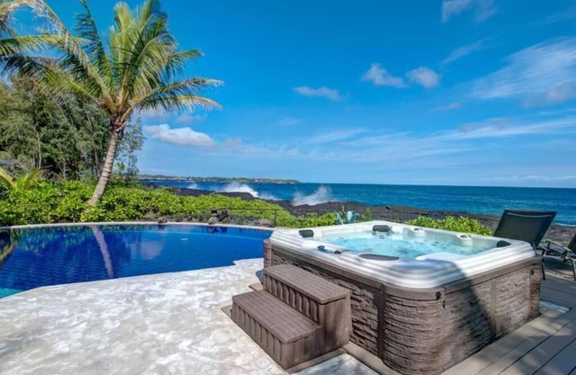 Mika Kai 4 bd w/Pool and Hot Tub - Epic Spot for Whale Watching!!!
