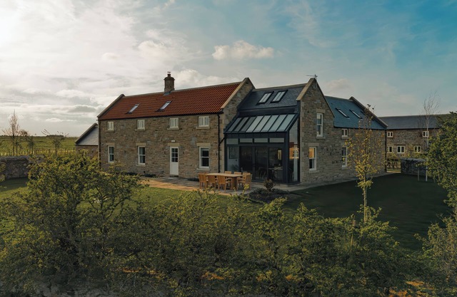 MILL FARM HOUSE, pet friendly, luxury holiday cottage in Beadnell