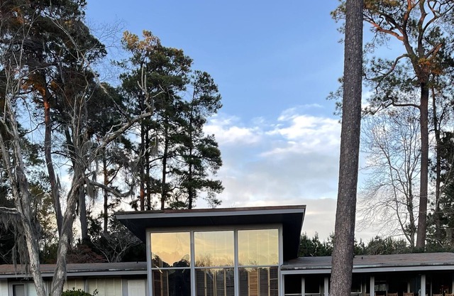 Private 2,000 Acre Estate, waterfront main house, bunkhouse, and 75 Acre Pond
