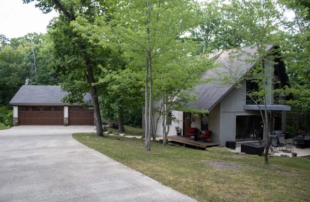Millenium Mountain Lodge. Custom 3 bedroom home on 13 beautiful acres.
