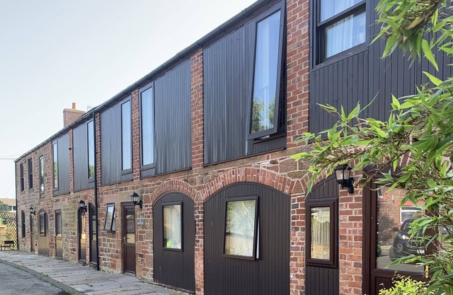 MILLERS COTTAGE, character holiday cottage, with a garden in Wigton