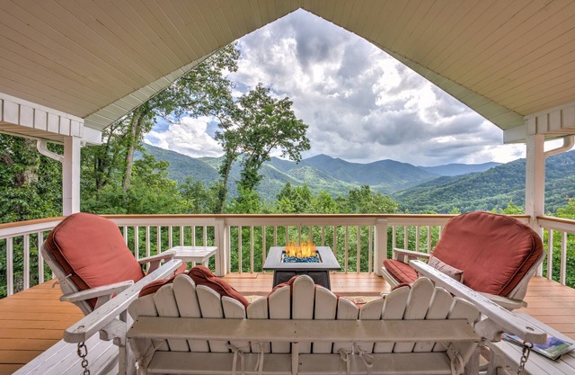 Million Dollar Views, PRIVATE, Golf, Hot Tub, Game Room, Hike