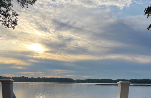 Million Dollar View!! Private Lake House with 100 ft private beach!!