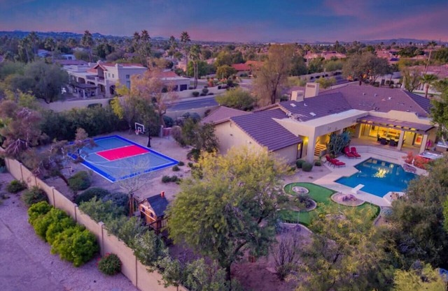 VILLA DE LUXE DES MILLIONNAIRES! VIVRE DANS LE LUXE W / SPORT COURT + PUTTING GREEN + HOT TUB
