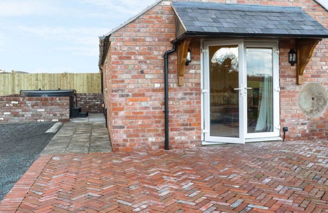 Millstone Cottage, WESTBURY