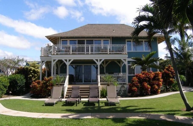 Maui North Shore Oceanfront Cottage