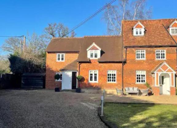 Mimosa Cottage