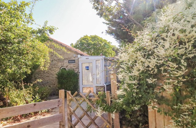 Cottage Mimosa, WEYMOUTH