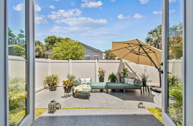 XXL Private Rooftop | 6 Min Dwntn | Plush KingBed