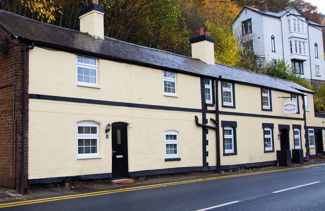 Minafon, LLANGOLLEN