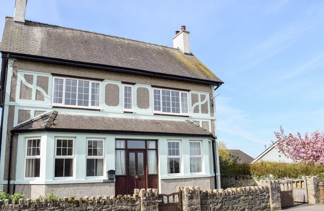 Minffordd, NEWBOROUGH