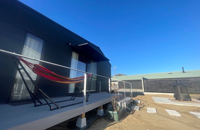 Minimal quad Ran 4 person building / Sambugun Chiba