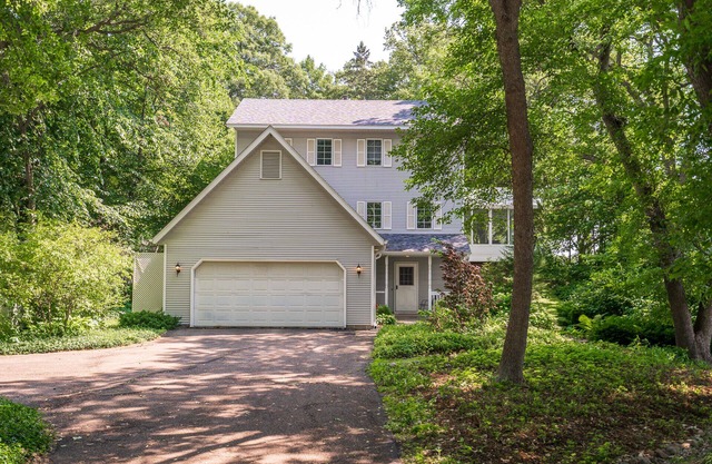 MINNESTAY* Hazeltine Hideaway * Golf * Fire Pit