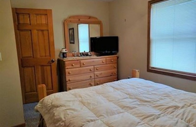 MINOCQUA HOME 3 BEDROOM 2 BATH, WITH DOCK ON LAKE MINOCQUA