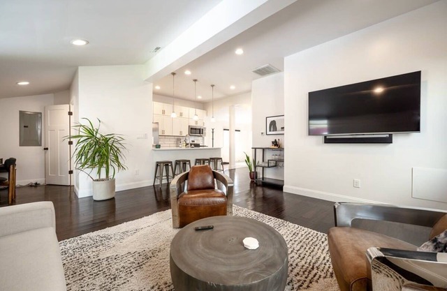 Mins to Dtwn - Sauna - Backyard - Patio