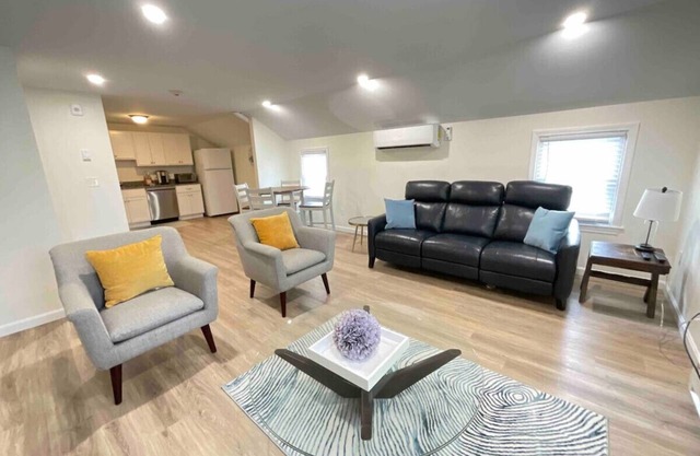 *Mins to the Beach | Portsmouth | Maine*