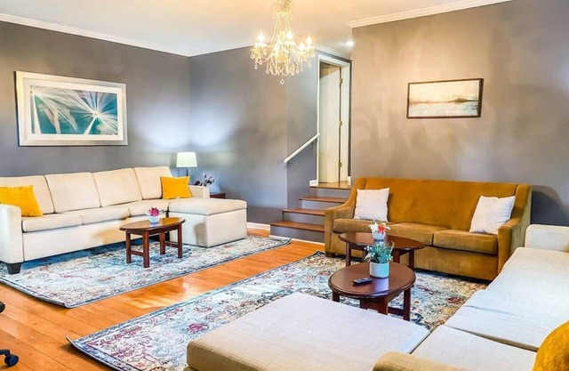 Minutes from Downtown & Arsenal! Cardinal Aerie