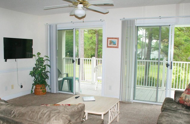 Minutes from Sunset Beach, North Myrtle Beach, and Myrtle Beach! (1005)