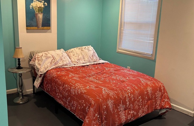 Minutes to Chattanooga Airport or downtown!!