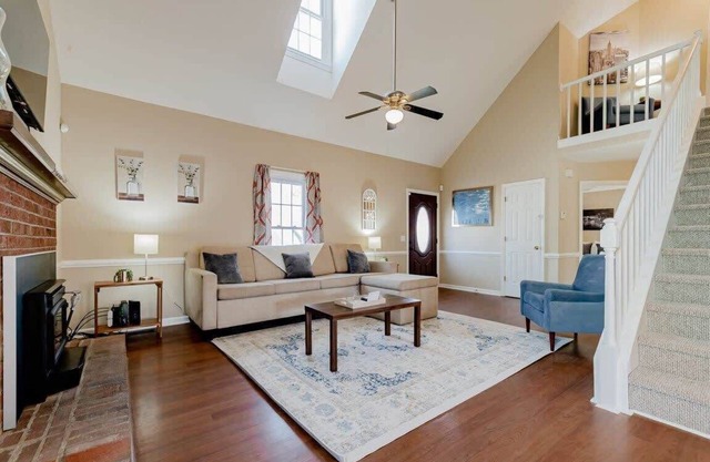 Minutes to Fort Jackson- Stay at the Breeze on Inn
