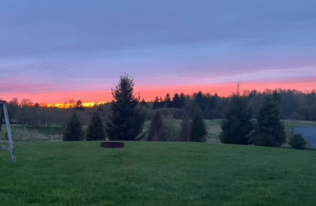 Close to the sandy beaches and downtown. Beautiful sunrise and sunset views!