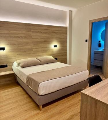Miramar Suites
