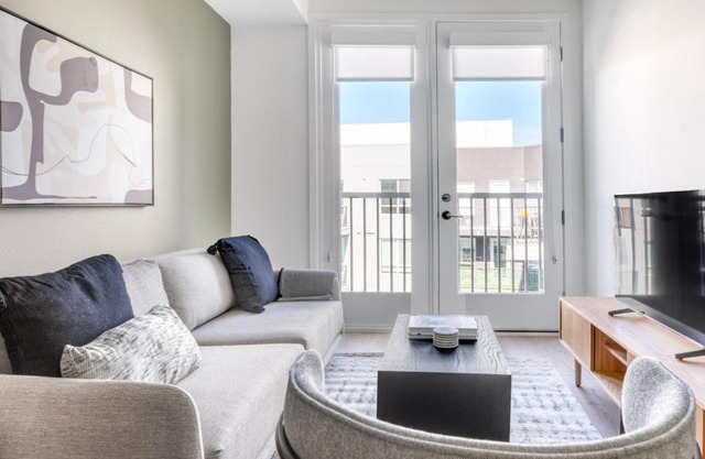 Mission Valley 1br w gym wd bbq nr shops SAN-10