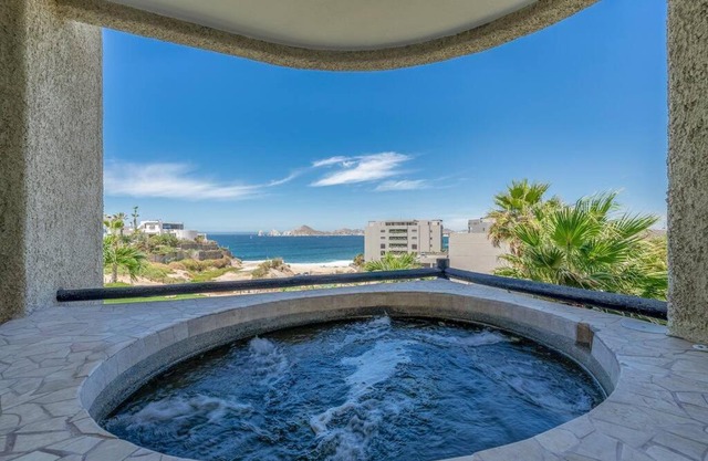 Missiones del Cabo Newly renovated lock off Condo