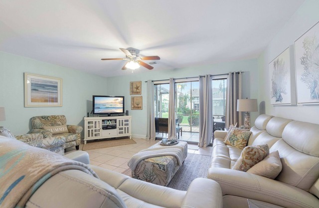 Misty Cove #115 | Pet-Friendly | Pool | Free WiFi | Walk to Beach