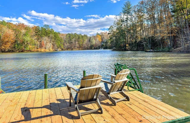 Misty Mornings – Your Perfect Lakeside Retreat!