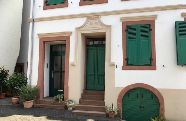 Mittelmosel - ancienne maison de vigneron dans une rue calme avec monte-escalier