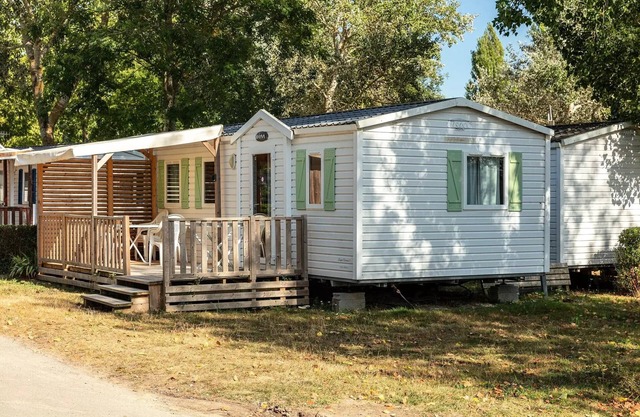 Mobile home ● Aufgehobene Terrasse
