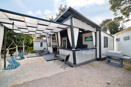 Mobile Home MeeLi