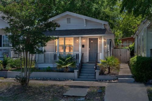 Mod Cottage