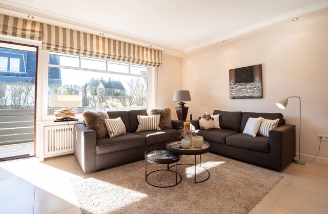 Modern 2-room apartment in an excellent beach location with approx.