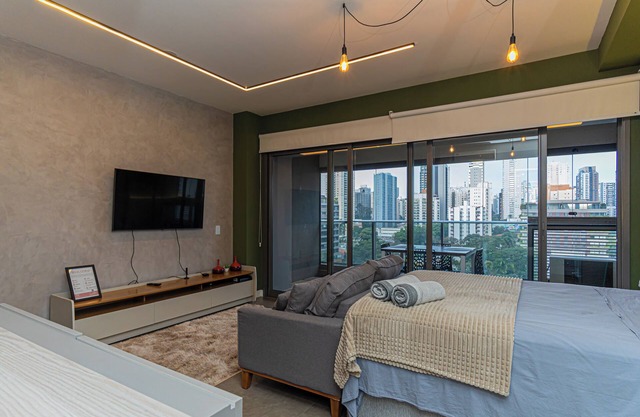 Modern Olive Studio in Brooklin – Habitarte