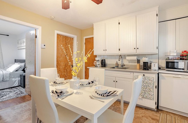 Modern 3-bedroom apartment with spa & jacuzzi, free parking & beautiful view
