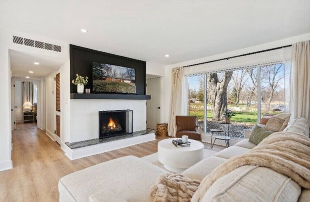 Modern Lakefront Luxury - Entire 3 bed, 1.5 bath ranch near hospitals