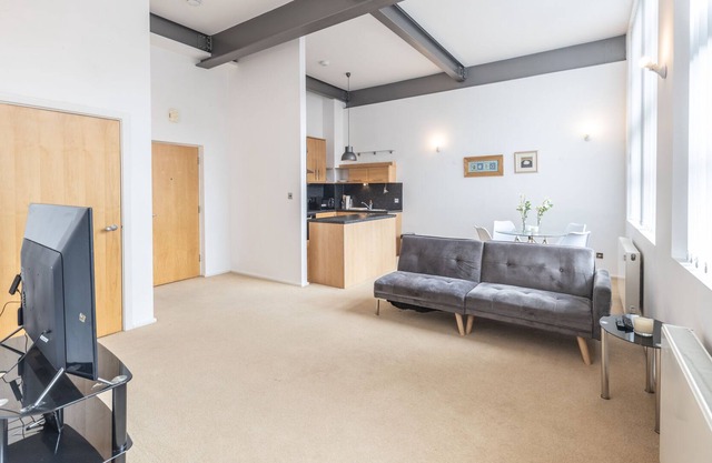 Modern 1 Bedroom Apartment