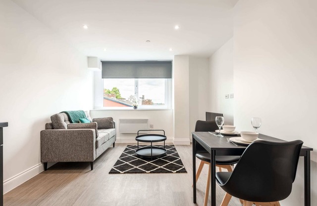 Modern 1 Bedroom Apartment in Central Wakefield