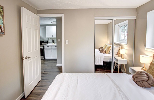 Modern 1 bedroom apartment in the fabulous Tremont