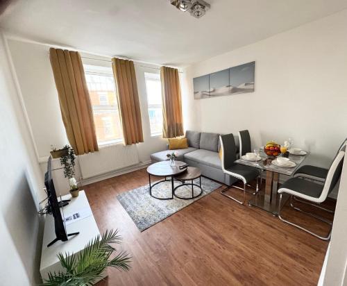 Modern 1 Bedroom Apartment in the heart of Barry, Flat 2