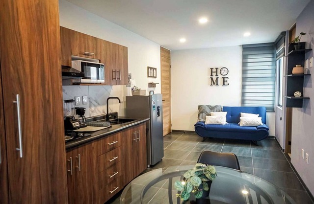 Modern 1BR apartment with Smart Access & Parking