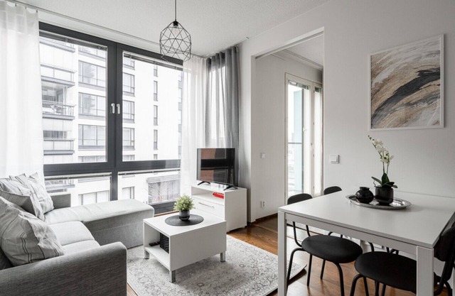 1BR Apt with Free Parking next to Lake Pyhäjärvi