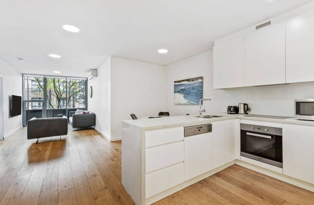 Modern 1BR in Neutral Bay, Near CBD & Transport