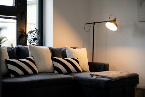 Modern 2-Bed Apartment with Balcony, Close To Oxford City Centre With Free Parking