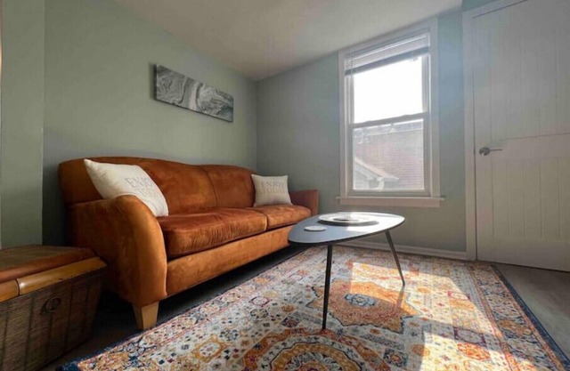 Modern 2-bed upper flat in heart of Bay View